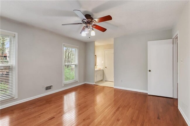 Building Photo - 3302 Lenox Pl NE