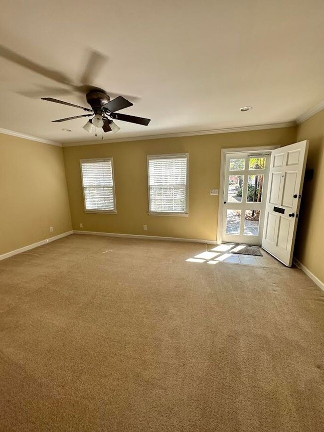 Building Photo - 305 Hanover Arms Ct