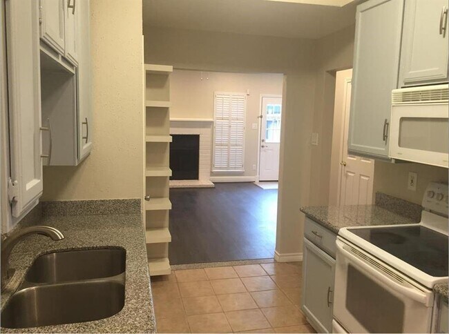 Building Photo - 12550 Piping Rock Dr