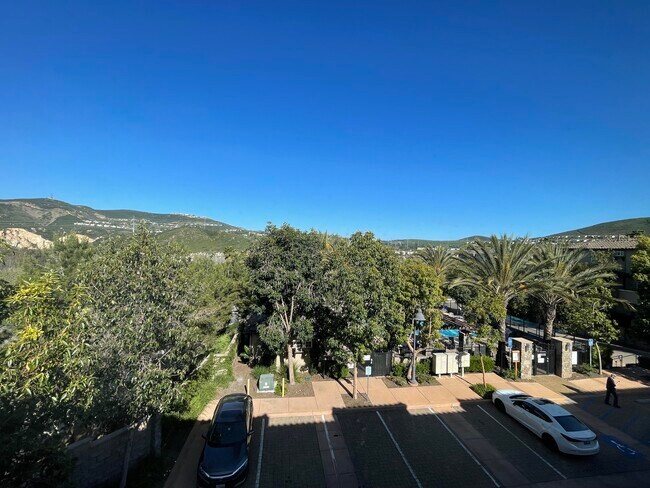 Building Photo - 2110 Cosmo Way