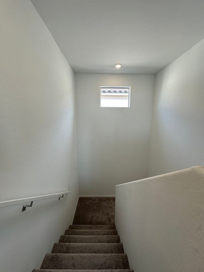 Building Photo - Beautiful Las Vegas Home!