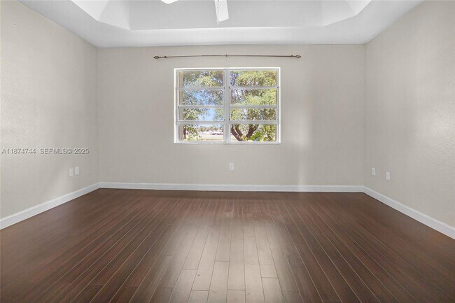 Building Photo - 1490 NE 33rd Ave