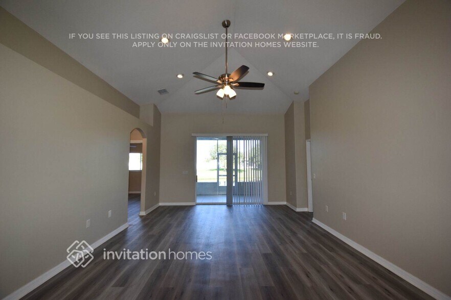 Building Photo - 2726 Bradfordt Dr