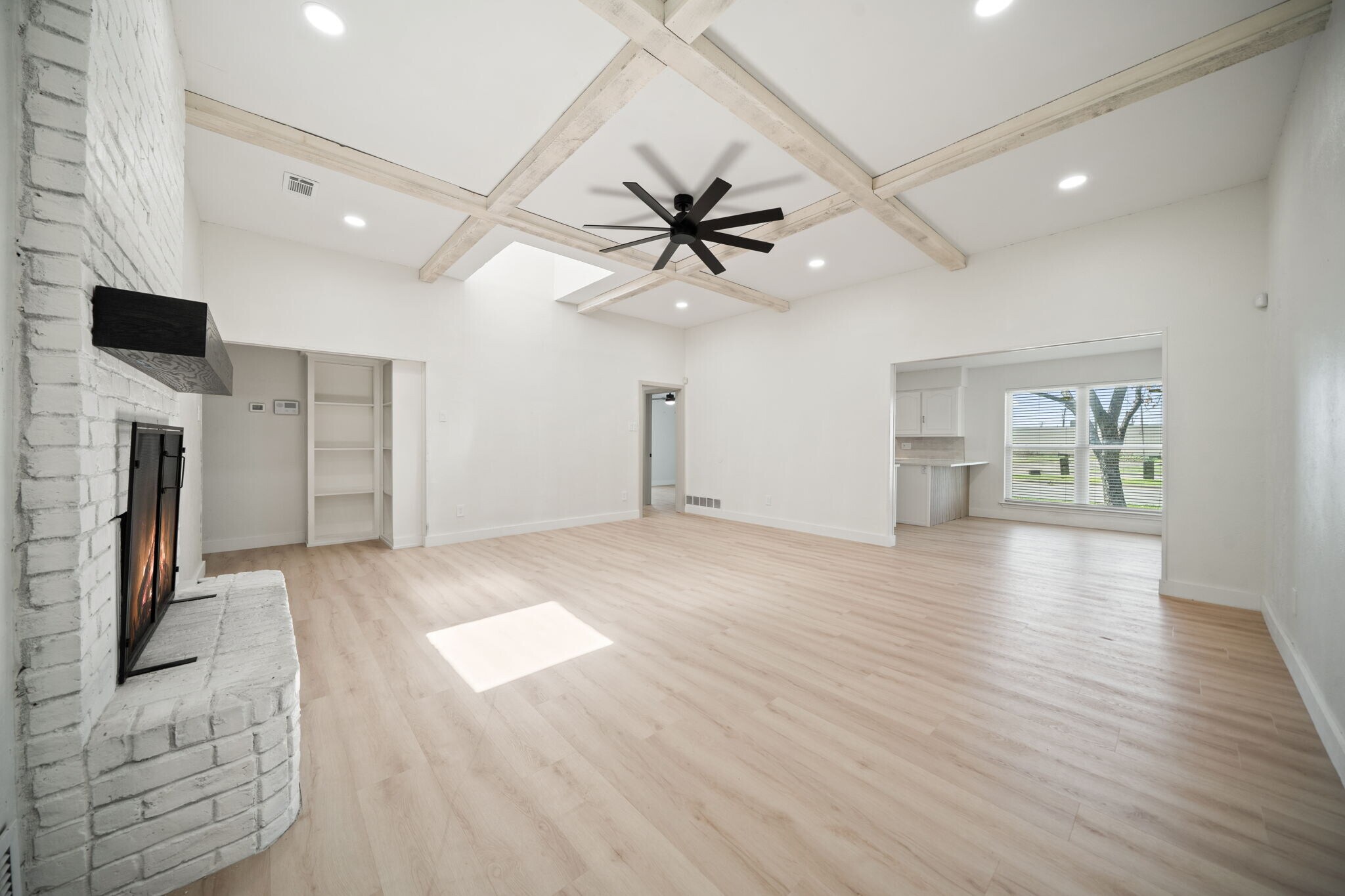 Building Photo - 9980 Brockbank Dr