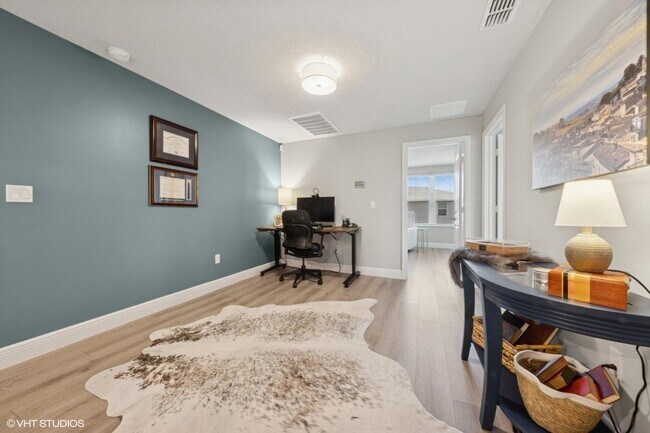 Building Photo - 3901 SE Mentmore Ln