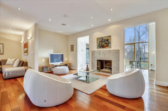 Building Photo - INCREDIBLE 6BR Home in Cabin John. Priced ...