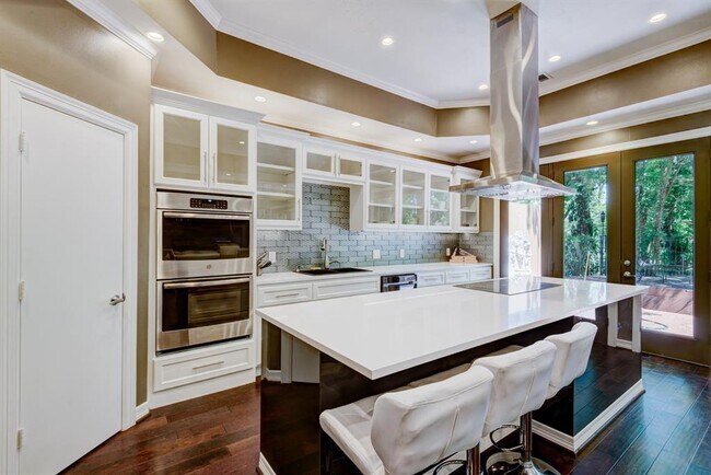 Building Photo - 4734 Post Oak Timber Dr