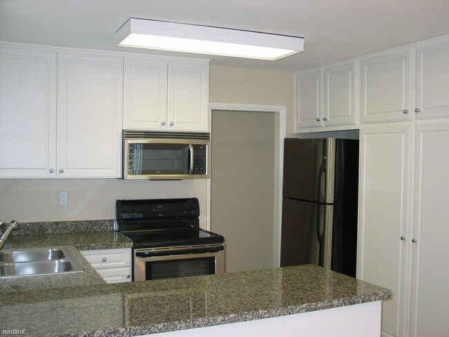 Building Photo - 3 br, 2 bath Condo - Waterbridge