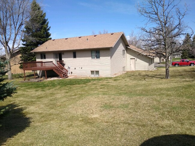 Building Photo - 1515 Canyon Dr