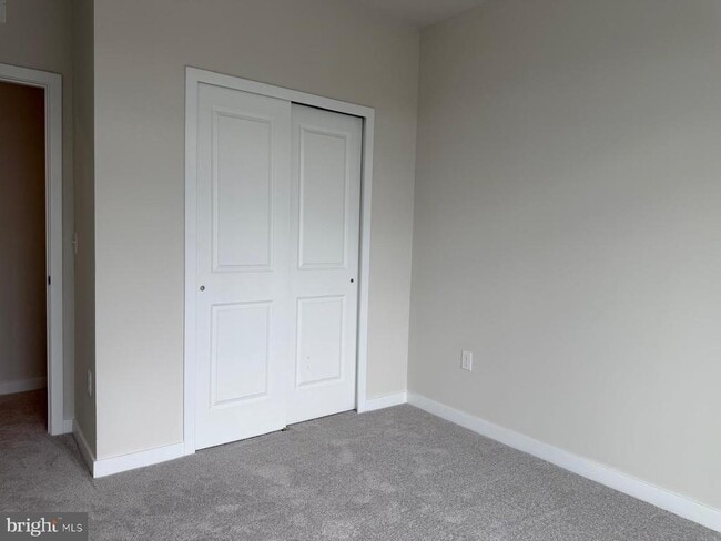 Building Photo - 777 Platinum Dr