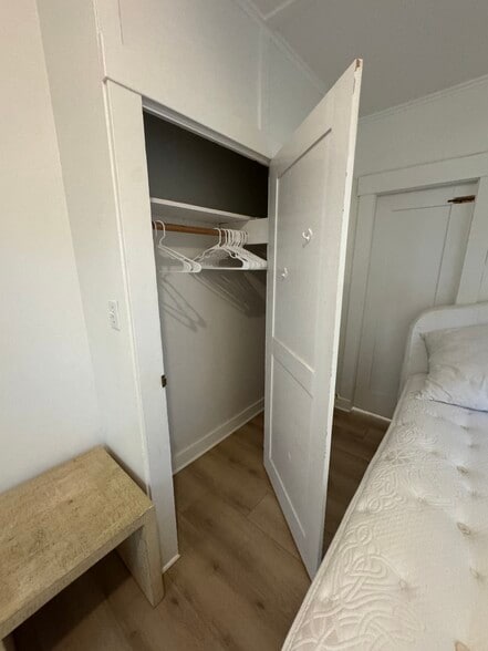 Building Photo - 411 E Anapamu St