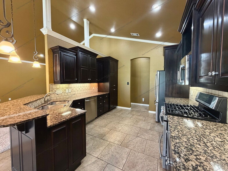 Building Photo - 3718 Brighton Pl
