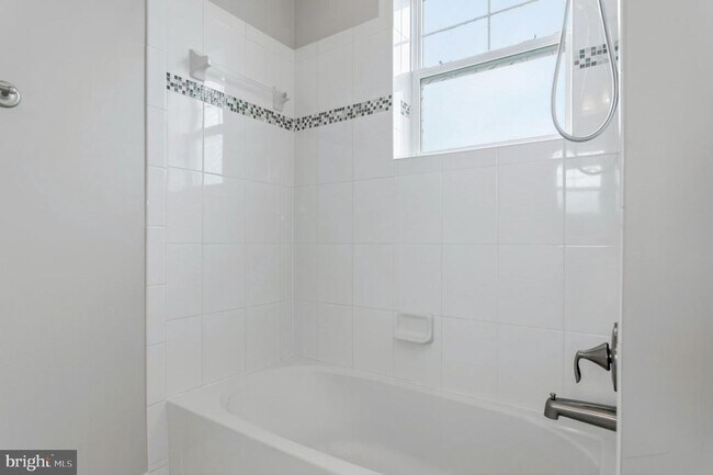 Building Photo - 612 Marina Landing Ln