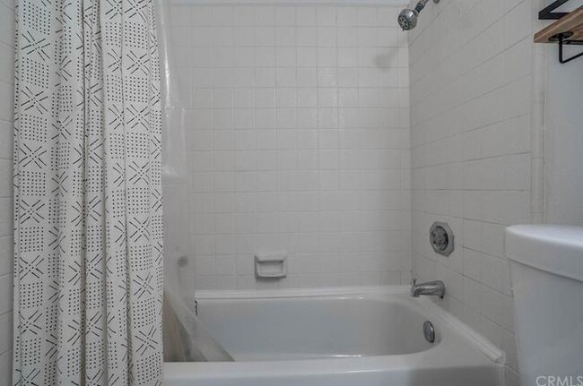 Building Photo - 1833 Camberley Ln