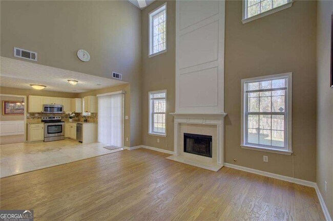 Building Photo - 2820 Northcliff Dr