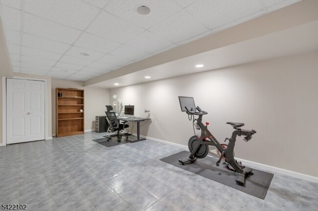 Building Photo - 49 Gordon Cir