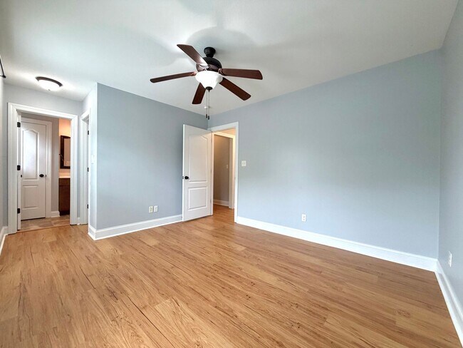 Building Photo - 90 Promontory Ln