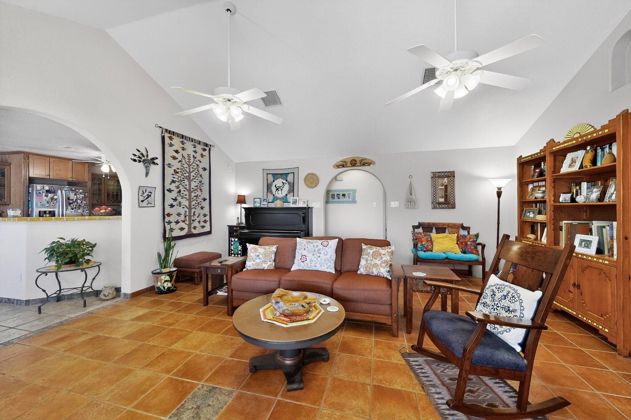 Building Photo - 2004 Vista Lejano