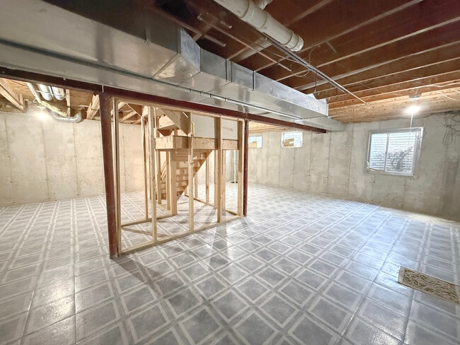 Building Photo - 1278 Knolls Ave S
