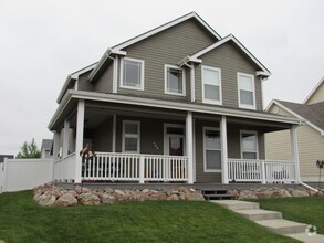 Building Photo - Desireable Eastside Doll House