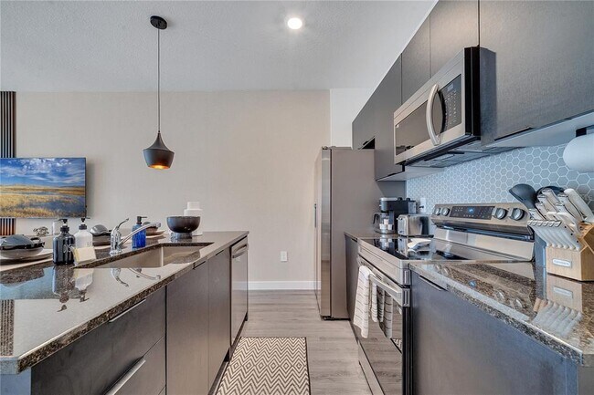 Building Photo - 3205 Energy Dr