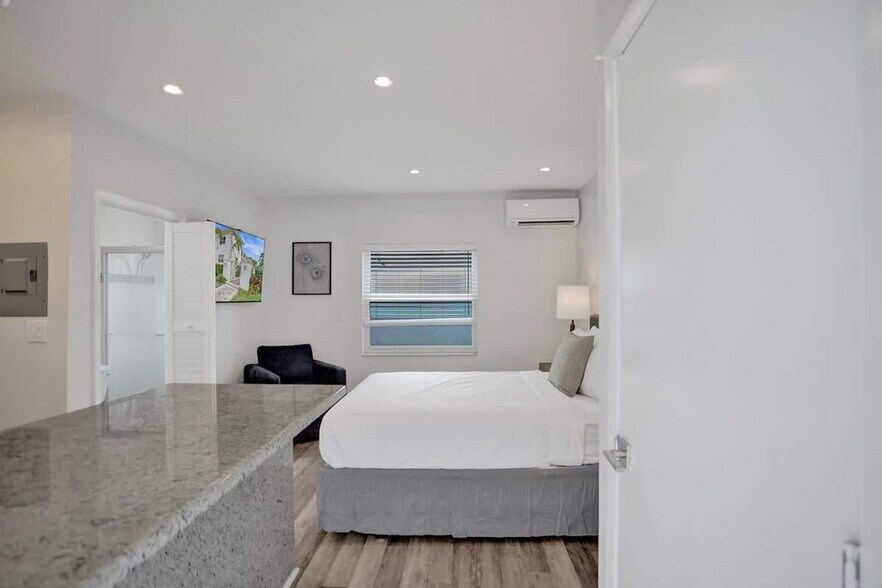 Building Photo - 37 Hendricks Isle