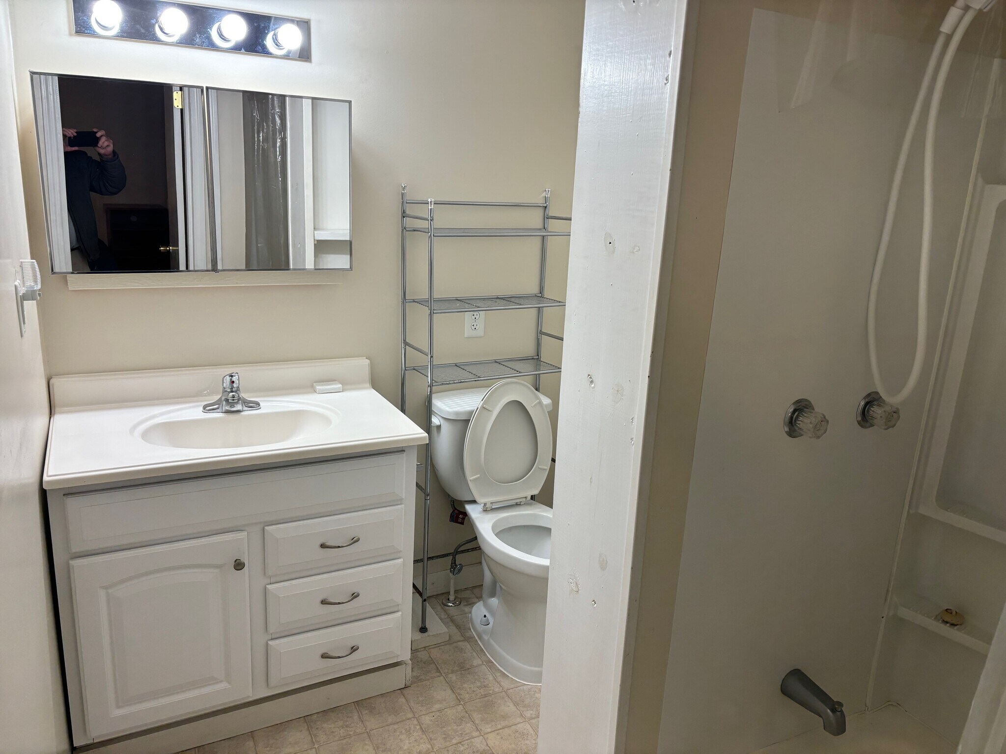 Building Photo - 220 Boyd Ave