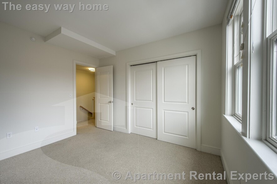 Building Photo - 110 Second St Unit #PH12
