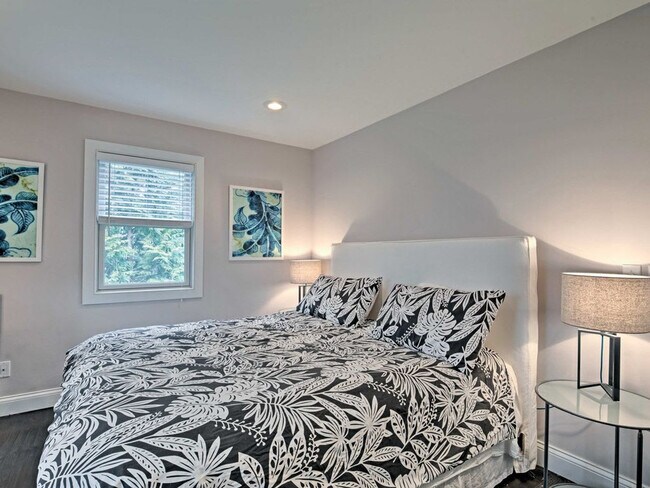 Building Photo - 14 Millstone Dr