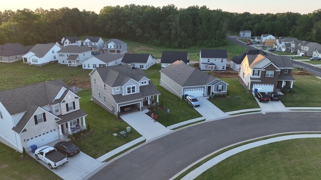 Building Photo - 213 Tartan Dr