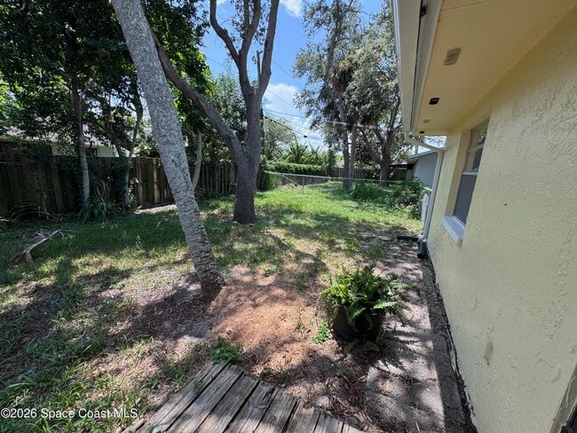 Building Photo - 1723 Bruman Terrace
