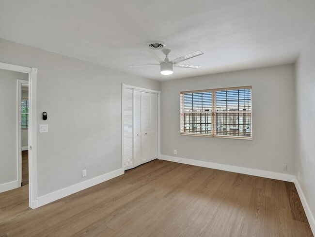 Building Photo - 4440 NE 17th Terrace