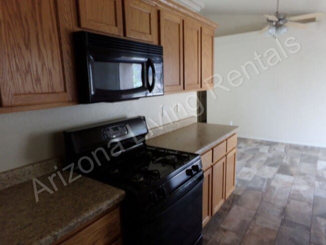 Building Photo - IMMACULATE 3 BEDROOM HOME