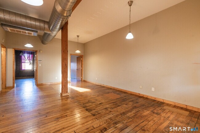 Building Photo - 325 Lafayette St