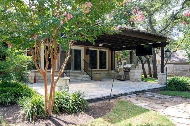 Building Photo - 10506 D-K Ranch Rd