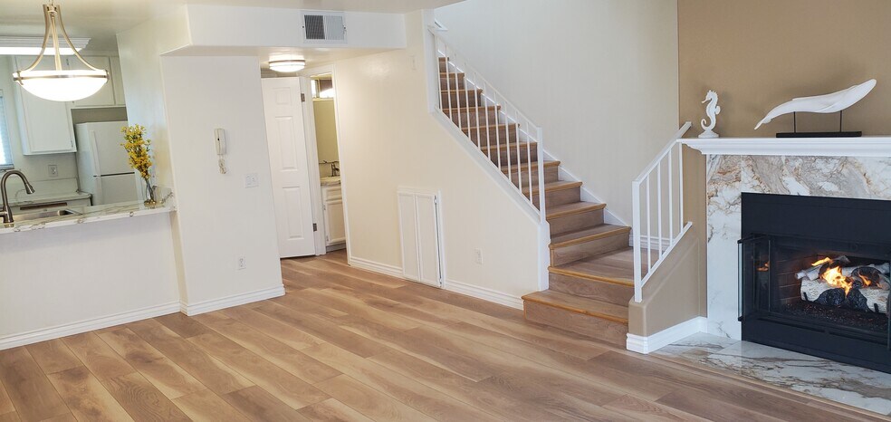 Building Photo - 253 Donax Ave