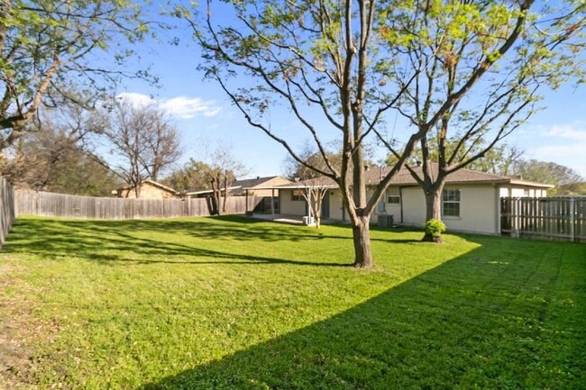 Building Photo - 5312 Odessa Ave