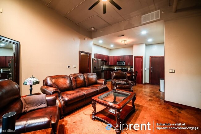 Primary Photo - 1 br, 1.5 bath Condo - 2205 McKinney Stree...