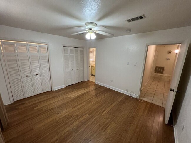 Building Photo - 8823 Cefalu Dr
