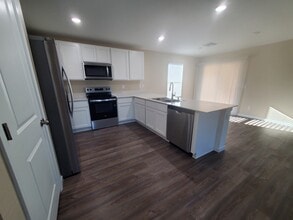 Building Photo - 1860 Yance Dr