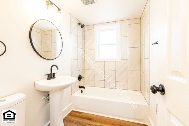 Building Photo - 1823 Griswold Dr