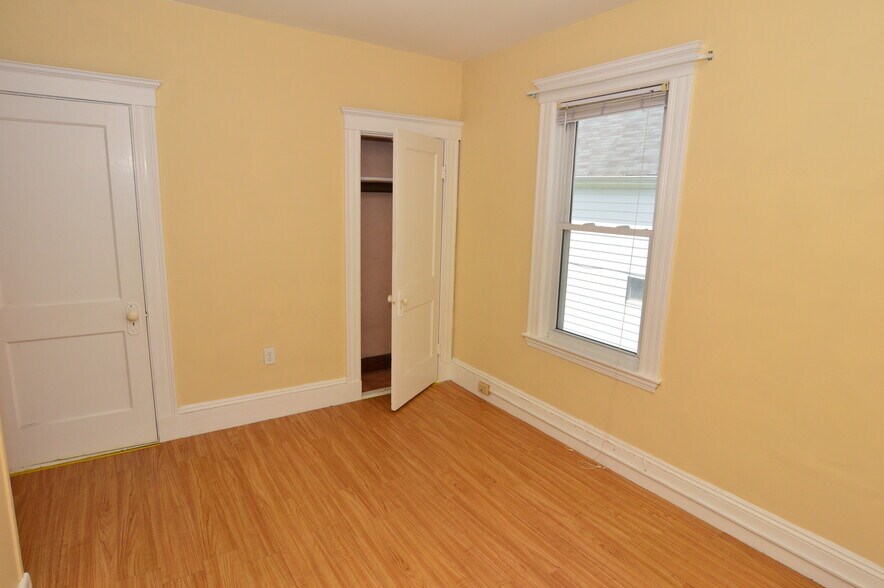 Building Photo - 100 Etna St