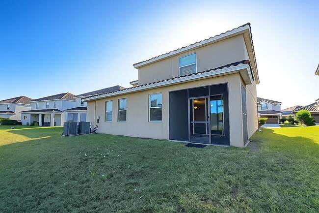 Building Photo - 2037 Lakeside Ave
