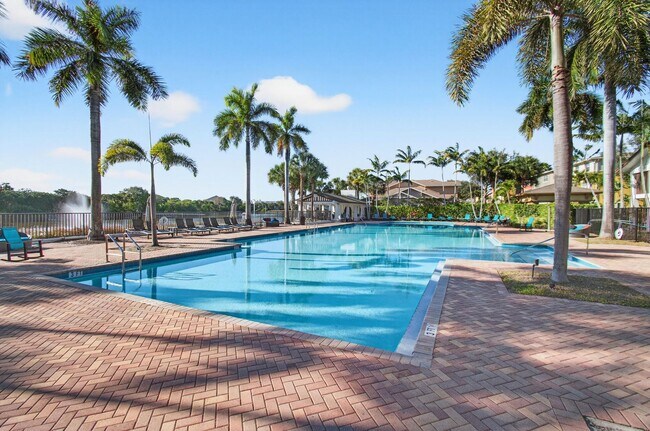 Building Photo - 4 BEDROOMS 3.5 BATHROOMS!! GATED COMMUNITY