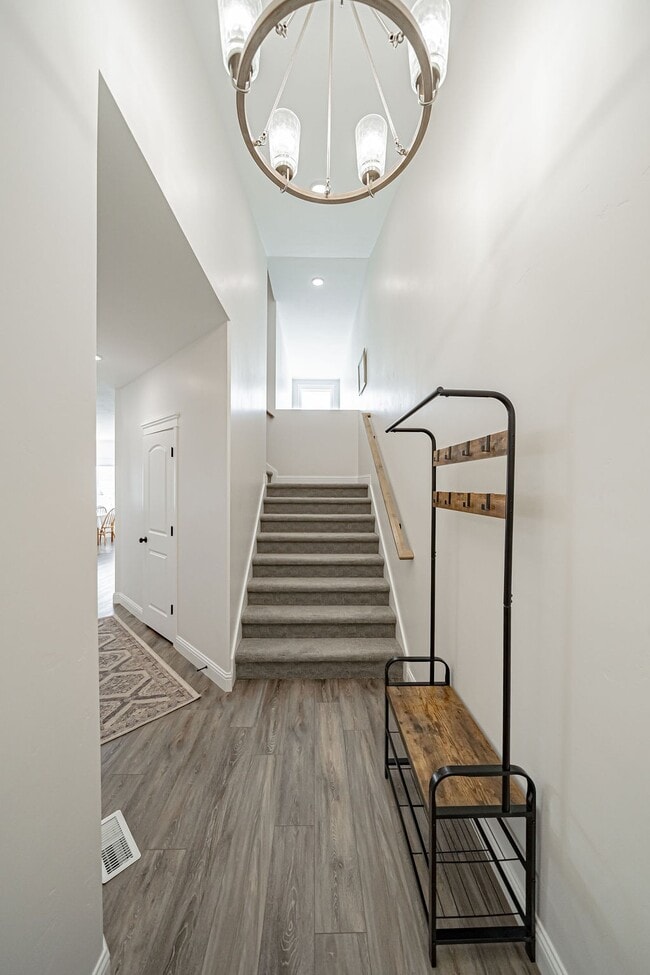 Building Photo - 4725 Witts End Wy