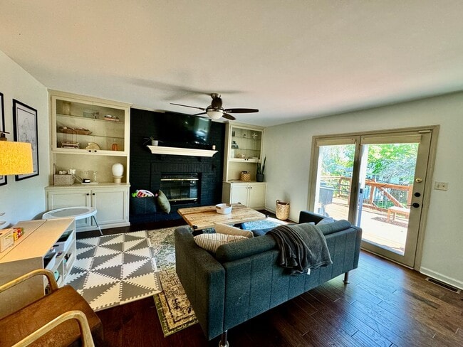 Building Photo - 4 Bedrooms with Finished Basement and Bonu...
