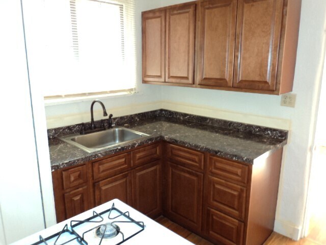 Building Photo - 616 E New Haven Ave