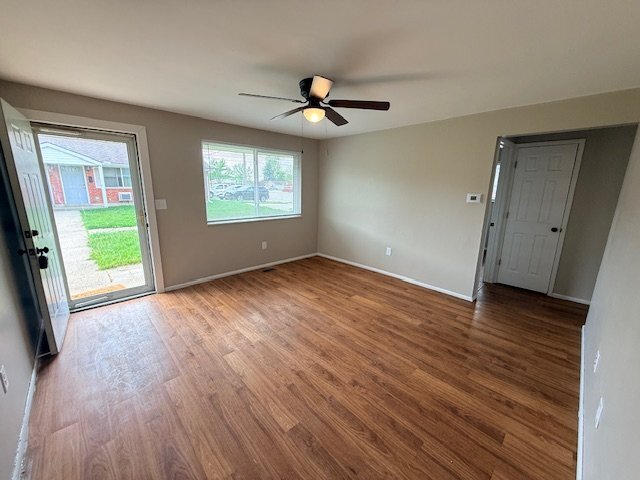 Building Photo - 5482-5482 Bellefontaine Rd