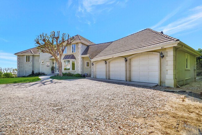 Building Photo - 3000 Sequit Dr