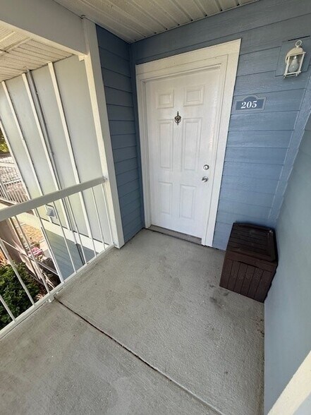 Building Photo - 2565 Grassy Point Dr